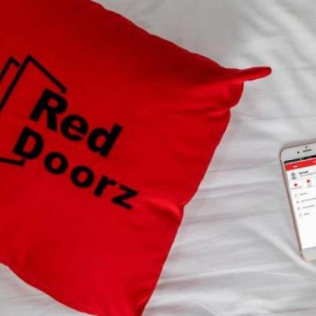 Reddoorz Plus Syariah @ Jalan Sriwijaya ميدان المظهر الخارجي الصورة