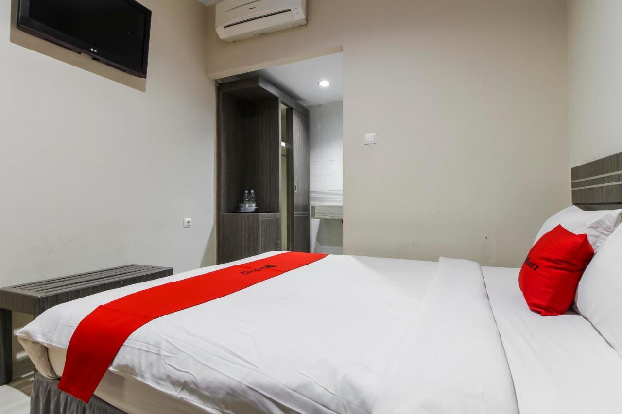 Reddoorz Plus Syariah @ Jalan Sriwijaya ميدان المظهر الخارجي الصورة
