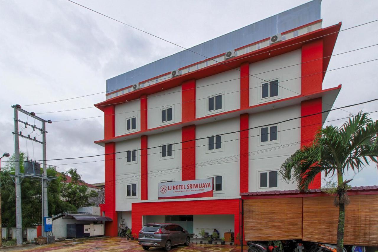 Reddoorz Plus Syariah @ Jalan Sriwijaya ميدان المظهر الخارجي الصورة