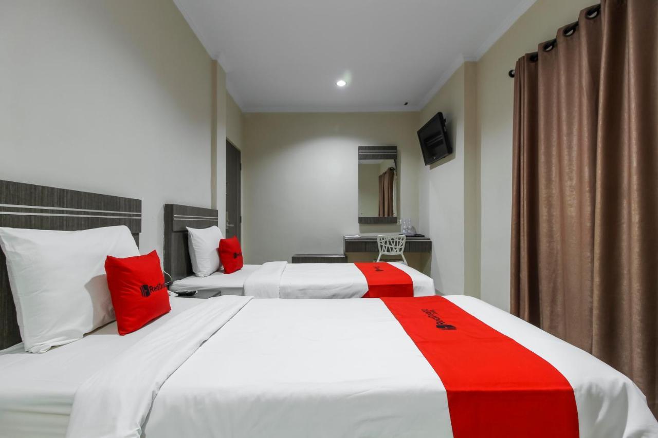 Reddoorz Plus Syariah @ Jalan Sriwijaya ميدان المظهر الخارجي الصورة