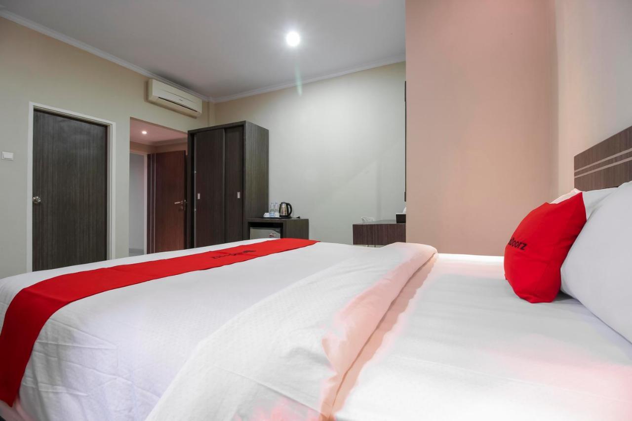 Reddoorz Plus Syariah @ Jalan Sriwijaya ميدان المظهر الخارجي الصورة