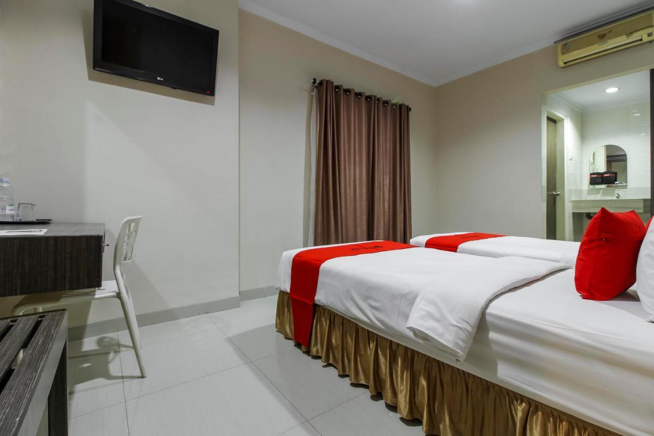 Reddoorz Plus Syariah @ Jalan Sriwijaya ميدان المظهر الخارجي الصورة