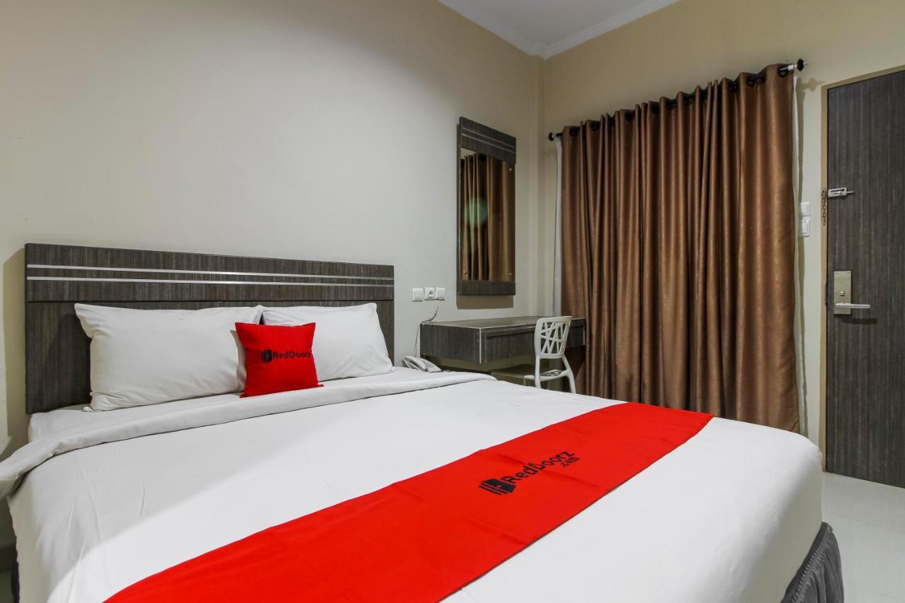 Reddoorz Plus Syariah @ Jalan Sriwijaya ميدان المظهر الخارجي الصورة