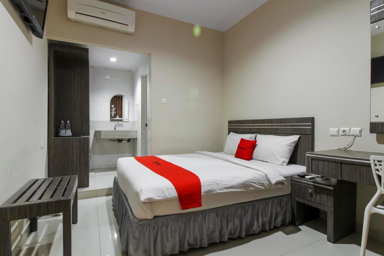 Reddoorz Plus Syariah @ Jalan Sriwijaya ميدان المظهر الخارجي الصورة