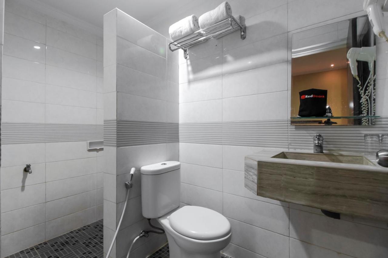 Reddoorz Plus Syariah @ Jalan Sriwijaya ميدان المظهر الخارجي الصورة