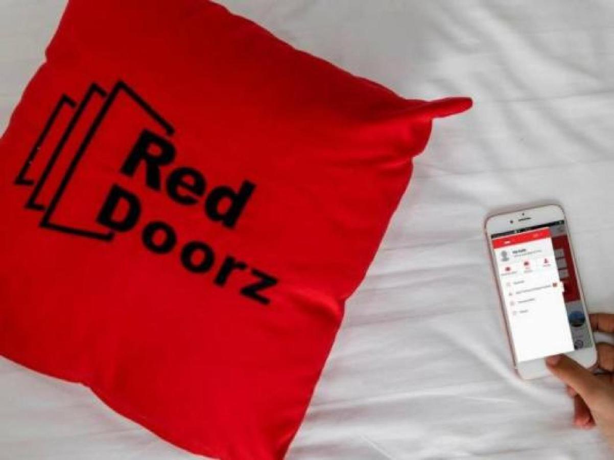 Reddoorz Plus Syariah @ Jalan Sriwijaya ميدان المظهر الخارجي الصورة